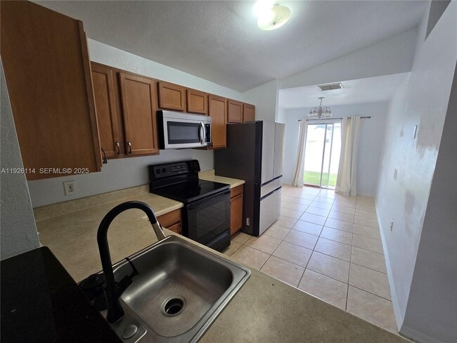 Foto del edificio - 4876 30th Ave