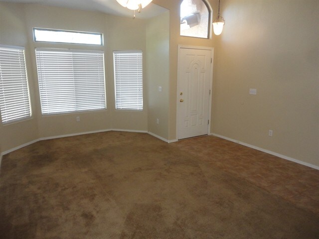 Foto del edificio - 5711 W Shady Grove Drive