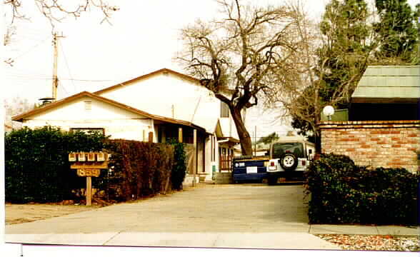 Building Photo - 859 Rose Ave