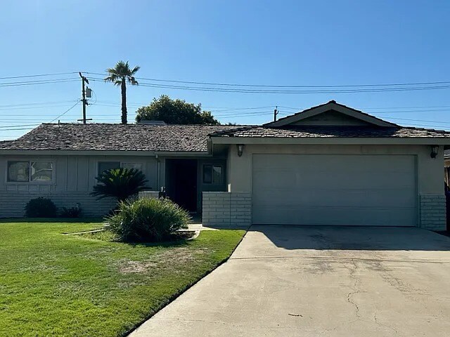 Primary Photo - 2213 Sandpiper Rd