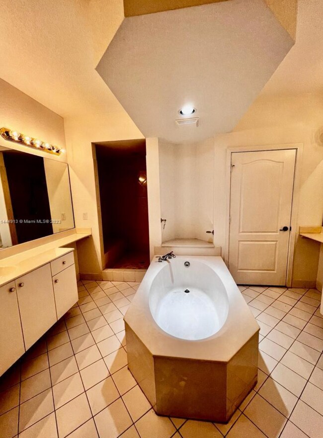 Foto del edificio - 10700 NW 66th St