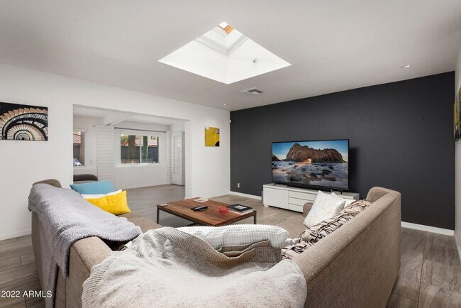 Foto del edificio - 6643 N 7th Dr