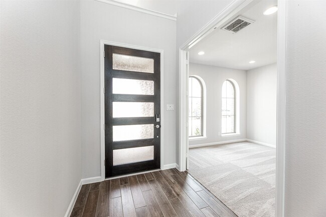 Foto del edificio - 677 Cape Capri Dr