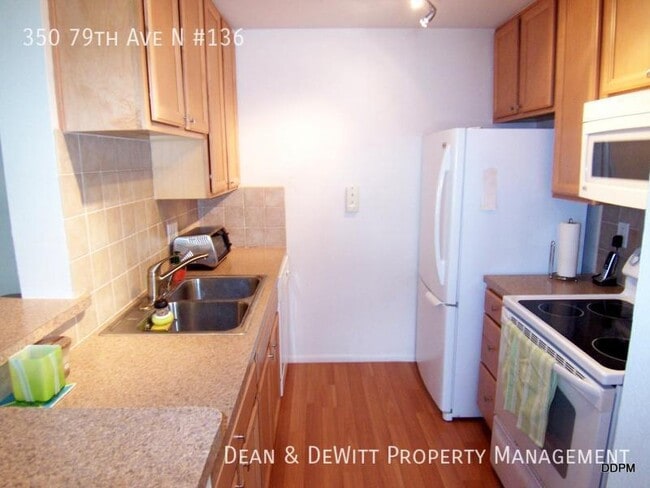 Building Photo - 350 79th Ave N