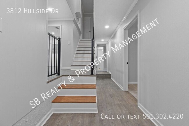 Foto del edificio - 3812 Hillside Dr