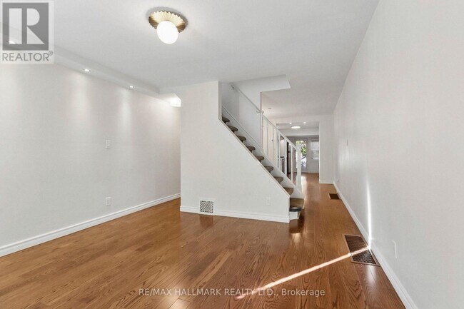 Building Photo - 82 Rushbrooke Ave