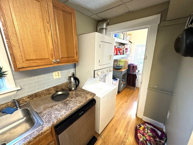 Foto del edificio - 735 Somerville Ave