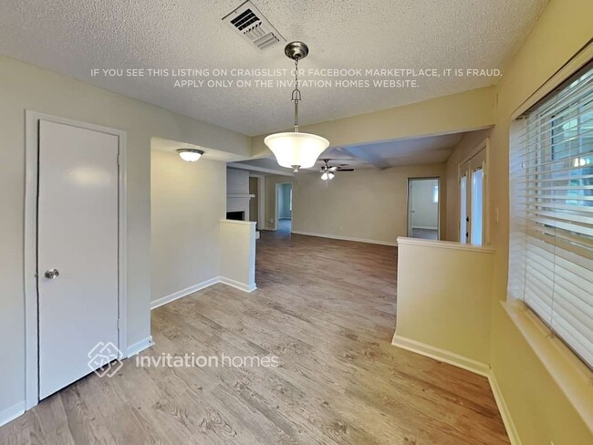 Foto del edificio - 7022 Fox Knoll Ln