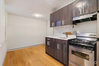 Building Photo - 5 N Margin St