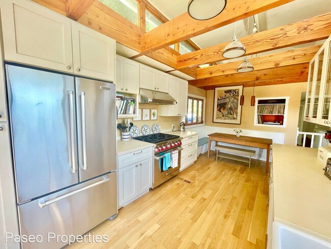 Building Photo - 4 br, 2 bath House - 120 Morning Sun