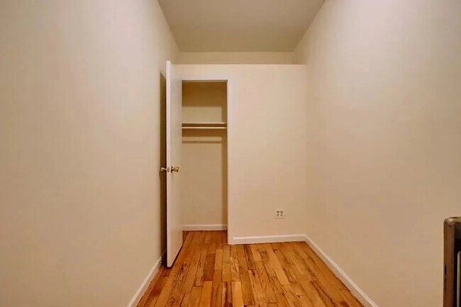 Building Photo - 431 East 9th Street