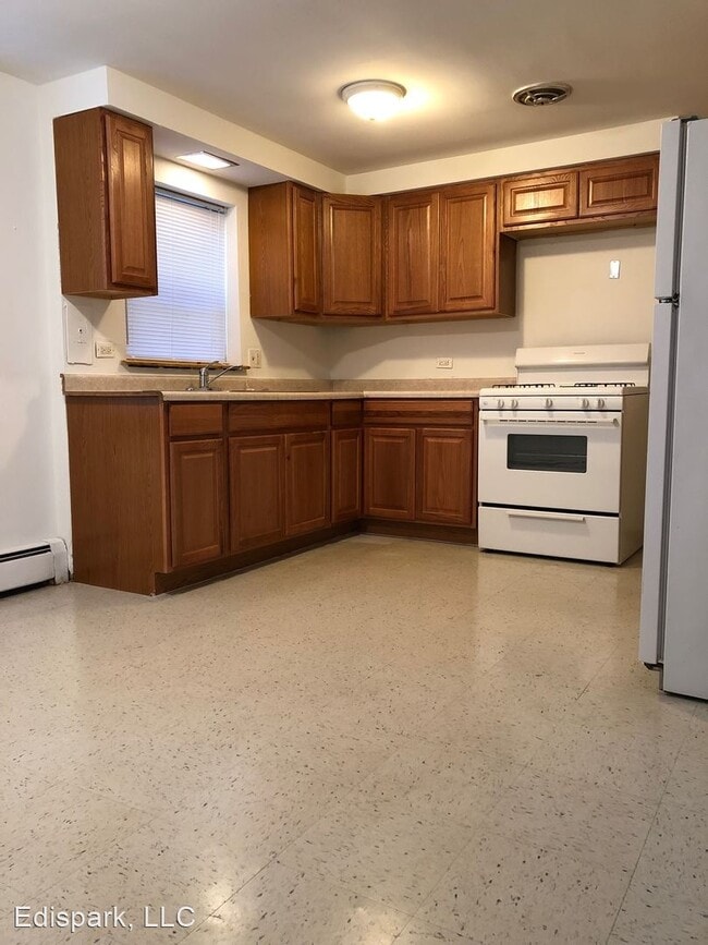 Foto del edificio - 1812 W 127th St