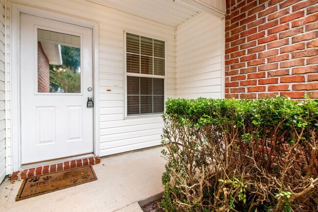Building Photo - 1002 Cotton Tree Ct