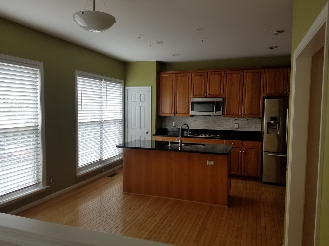 Kitchen - 2955 Hunters Branch Rd