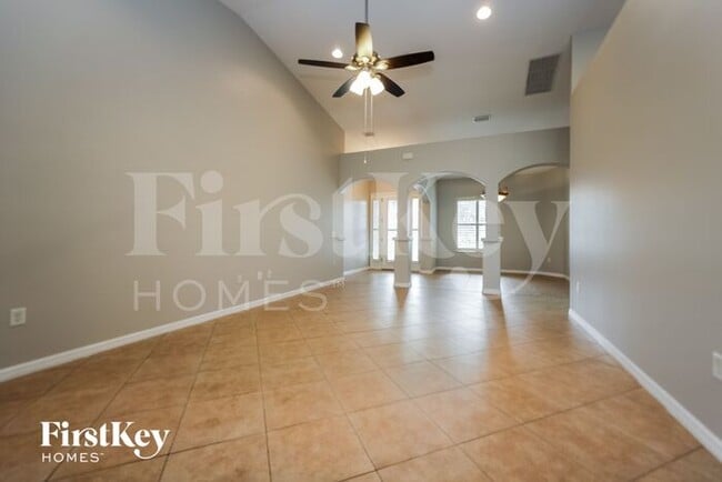 Building Photo - 10139 Yonaomi Cir