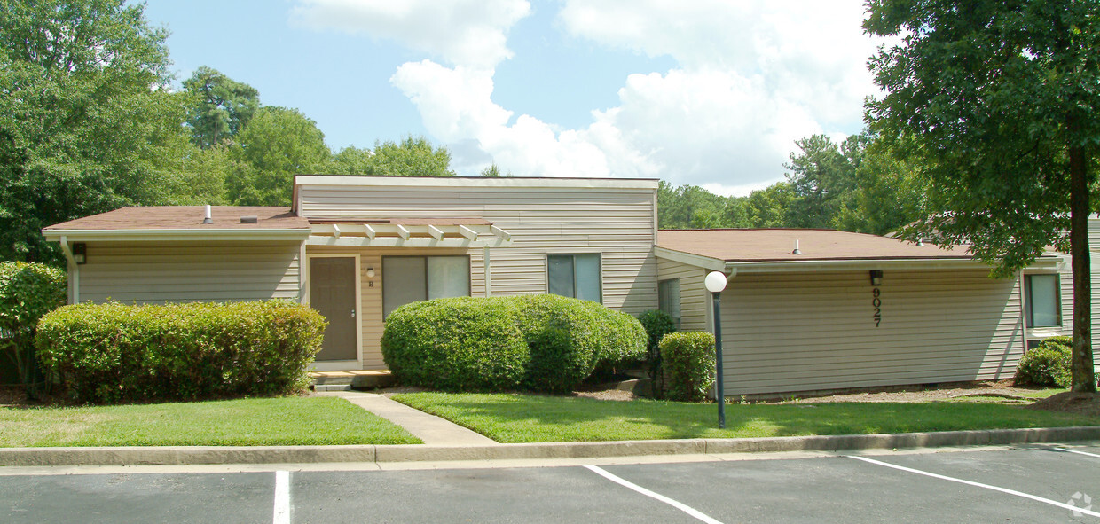 Primary Photo - Brookdale Apartments