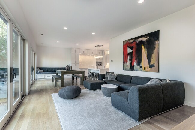 Foto del edificio - 29 Ledgewood Dr