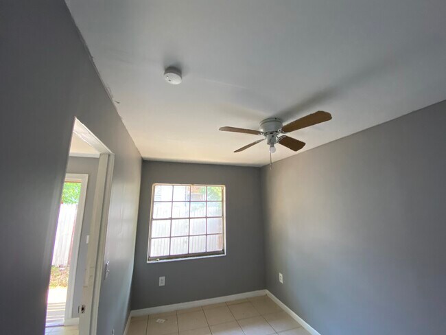 Building Photo - 8422 N 16th St