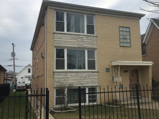 Primary Photo - 5345 W Foster Ave