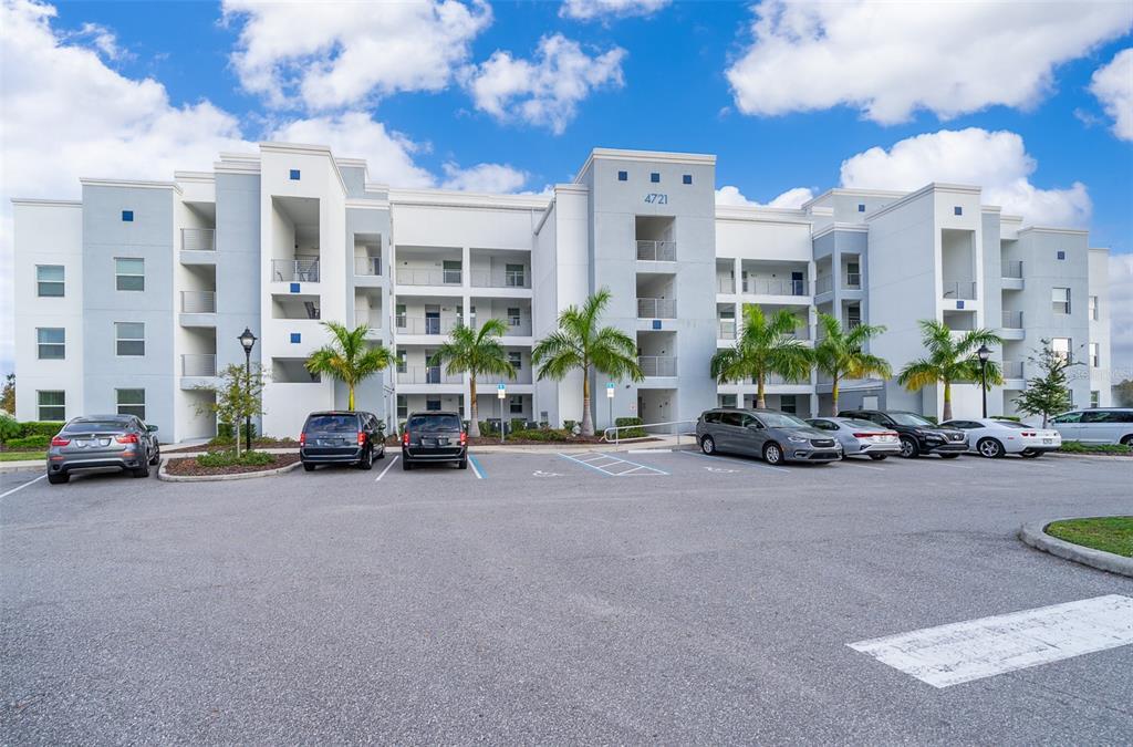 Foto principal - 4721 Clock Tower Dr