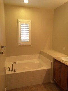 Foto del edificio - Valencia - Gorgeous 3 + 2.5 West Hills Condo