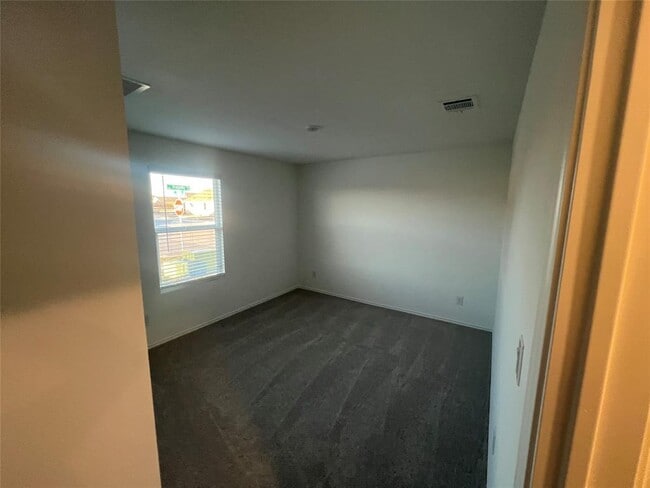 Building Photo - 400 Park Ave