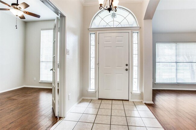 Building Photo - 11910 Amber Valley Dr