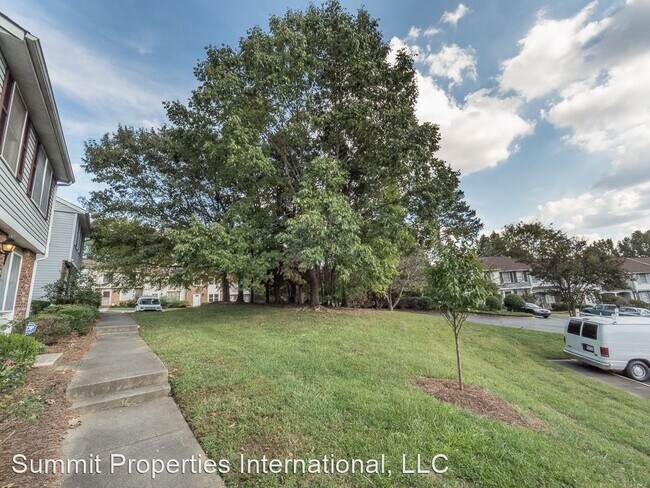Building Photo - 2 br, 2.5 bath House - 7304 D Pebblestone Dr