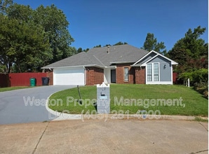 Building Photo - 9125 NW 99th Pl