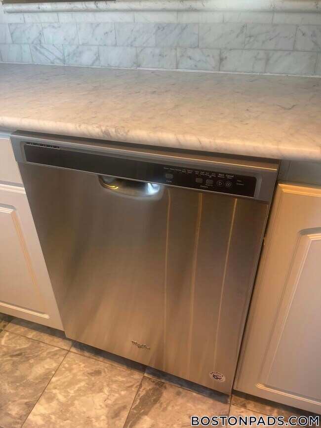 Foto del edificio - 15 N Beacon St