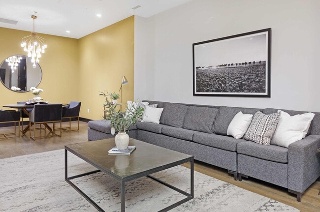 Building Photo - 126 2nd Ave N