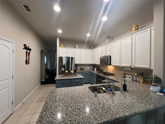 Building Photo - 916 Sundrop Dr