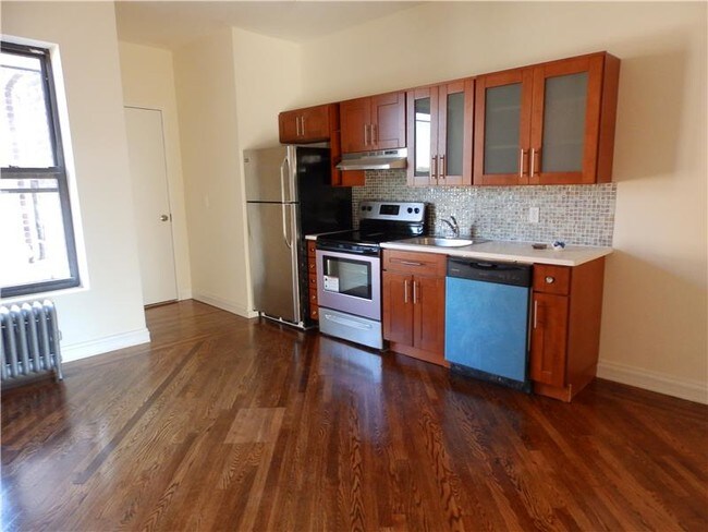 Foto del edificio - 2047 E 17th St