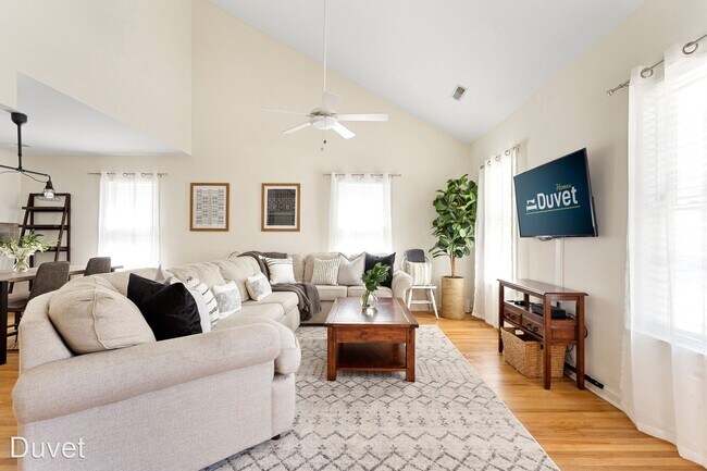 Foto del edificio - 3 br, 2.5 bath House - 6 Todd St.
