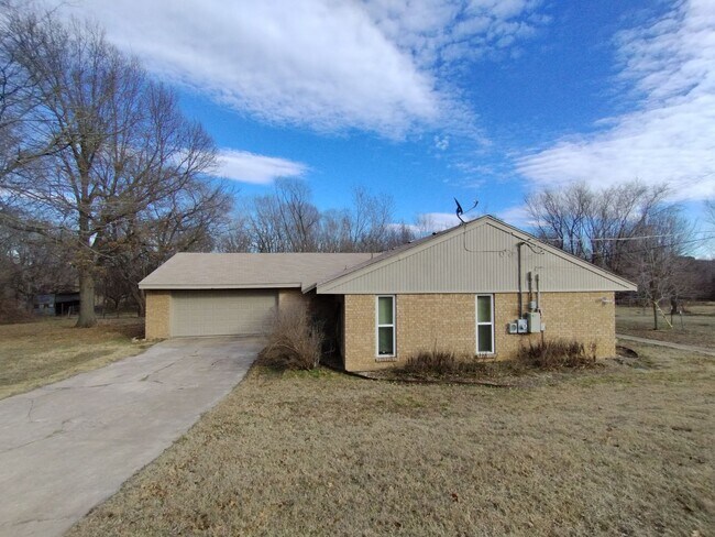 Building Photo - For Lease | Osage Hills | $1450 Rent