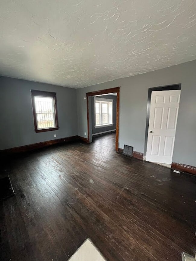 Foto del edificio - 3 Bedroom 1 Bathroom Home for Rent - Appli...
