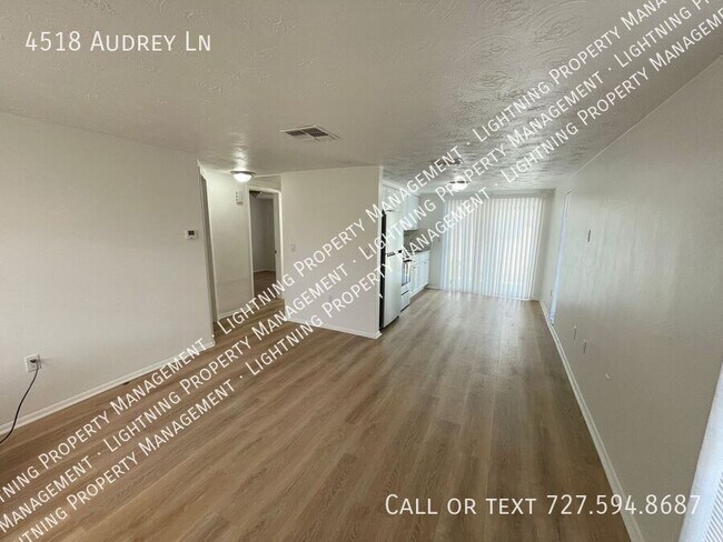 Foto del edificio - 4518 Audrey Ln
