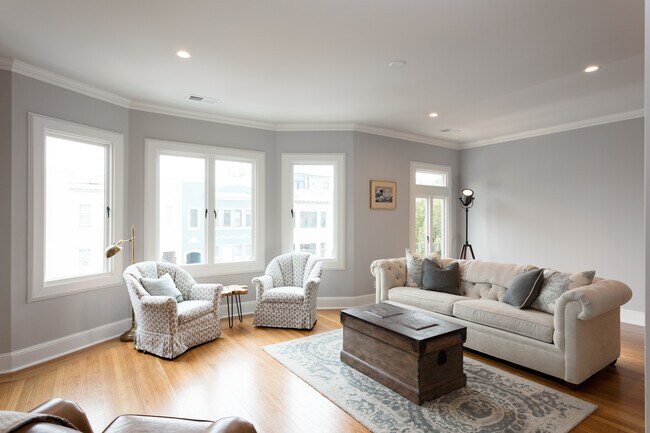 Foto del edificio - 3326 Scott St