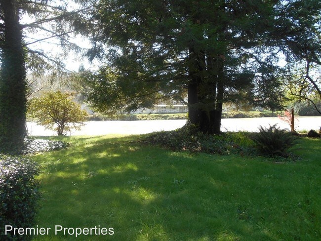 Building Photo - 99270 Winchuck River Rd
