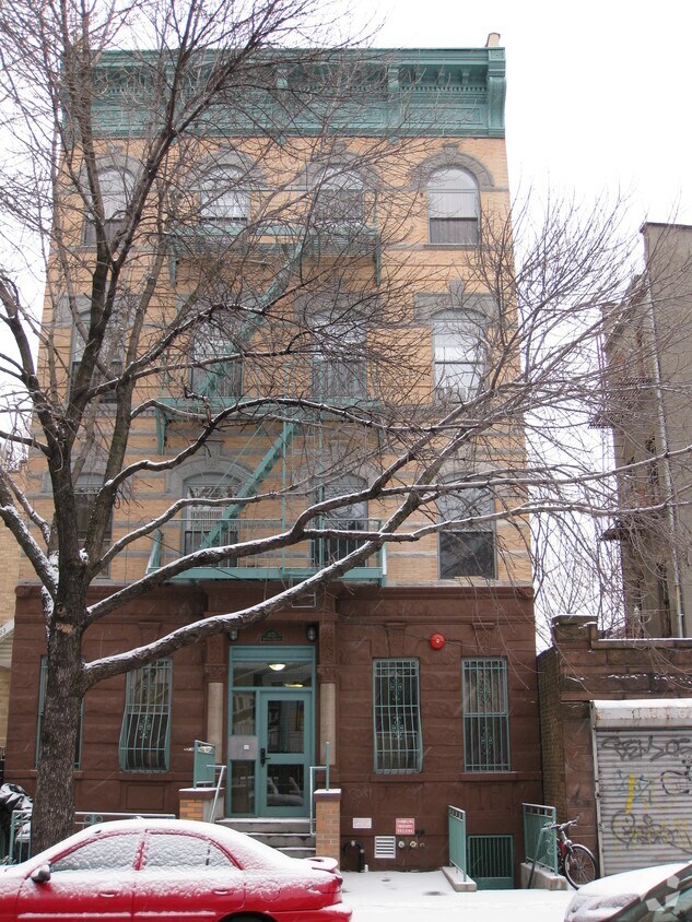Primary Photo - 1125 Putnam Ave