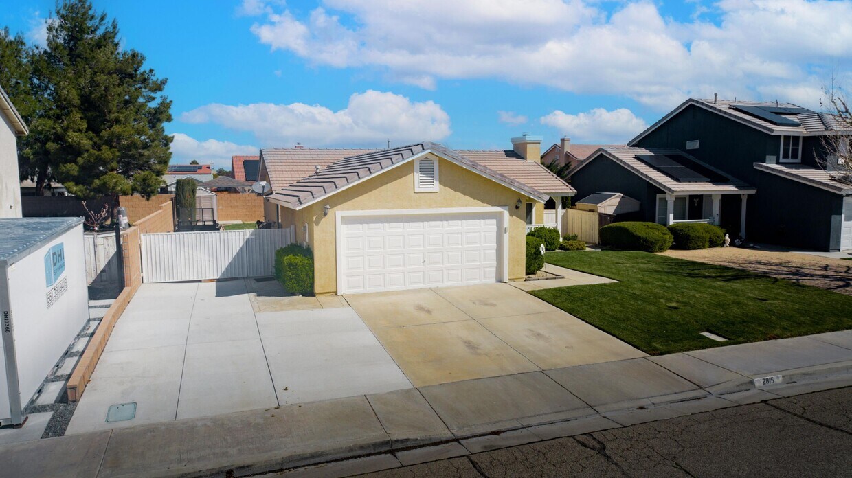 Primary Photo - 2815 Minford St