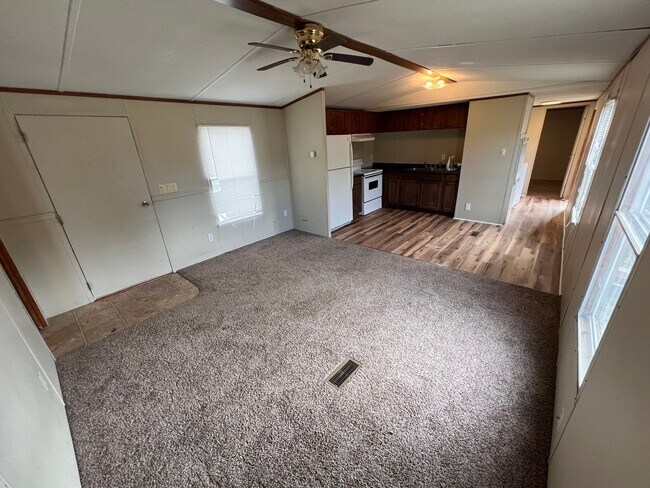 Foto del edificio - Mobile Home with 2 Bed 1 Bath in Benton
