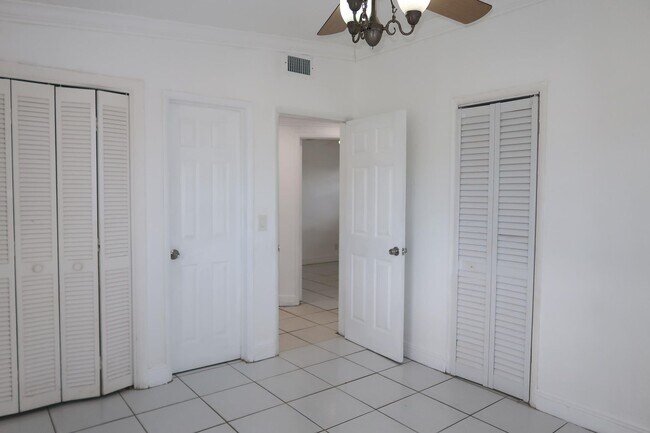 Foto del edificio - 5624 Purdy Ln