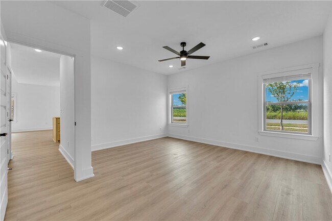 Foto del edificio - 7001 SW Basswood Ave