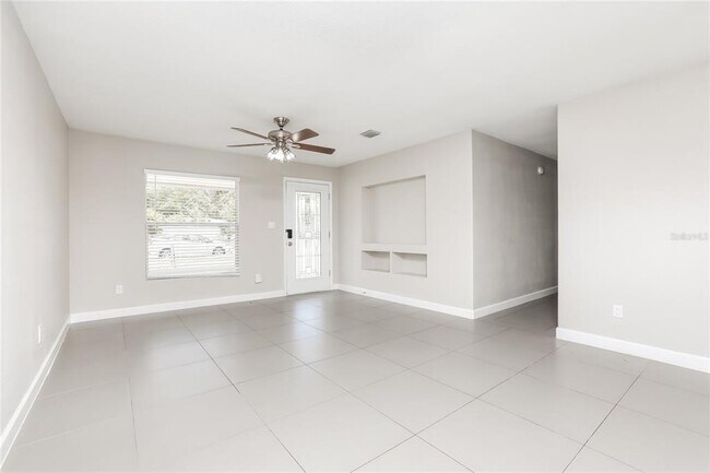 Foto del edificio - 7733 Range Dr