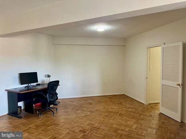 Foto del edificio - 2500 Q St NW