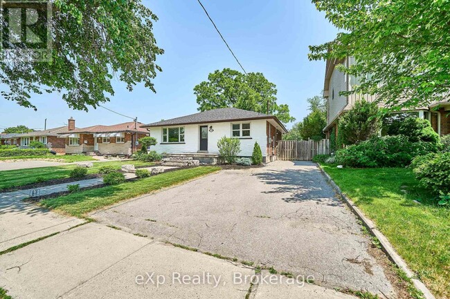 Building Photo - 111 Riverside Dr N