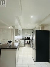 Building Photo - 76 Lexington Rd