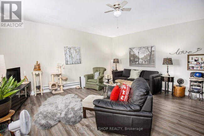 Photo du bâtiment - 3880-3880 County Rd 7