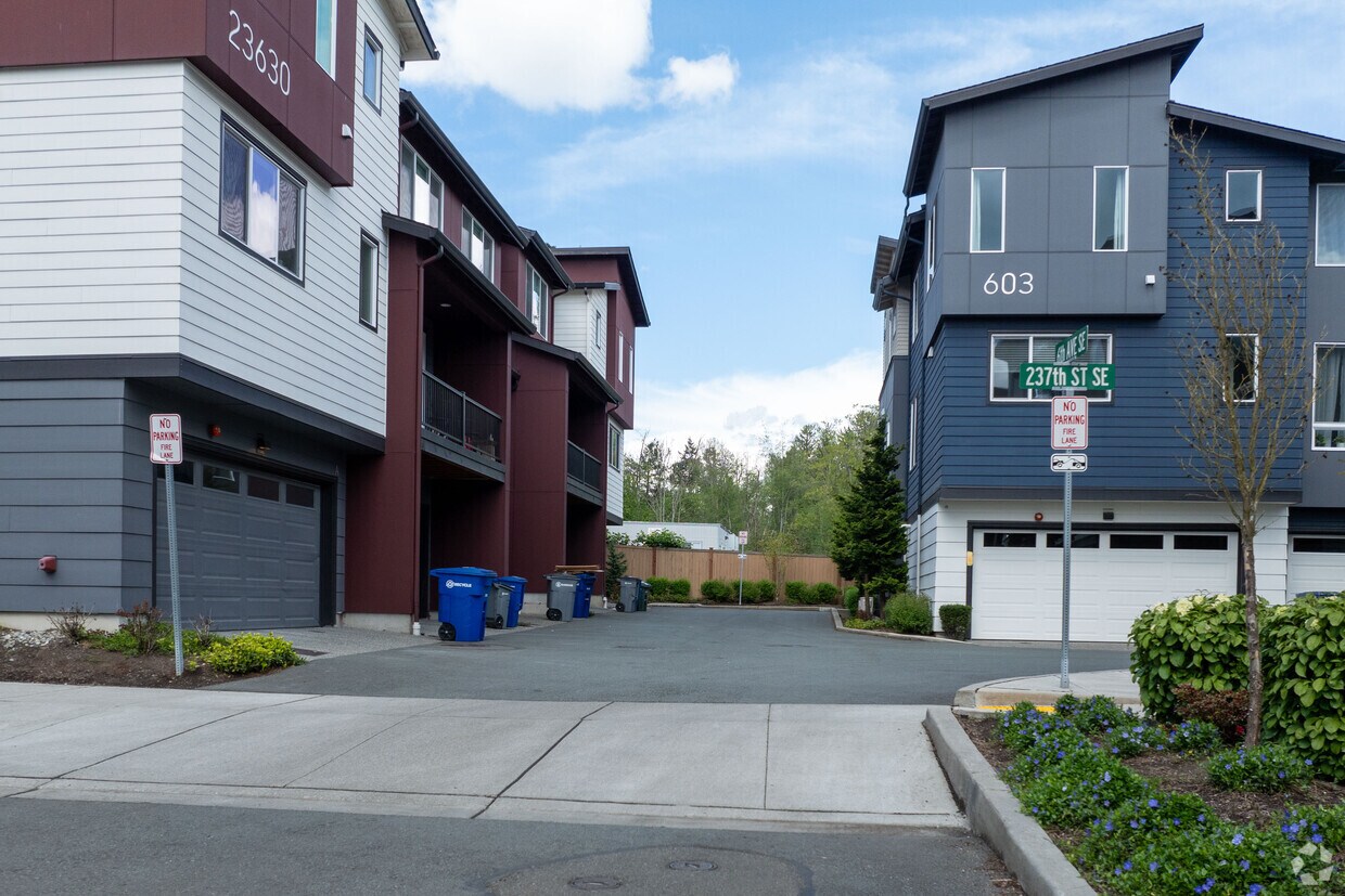 Urbane Village Apartments in Bothell, WA